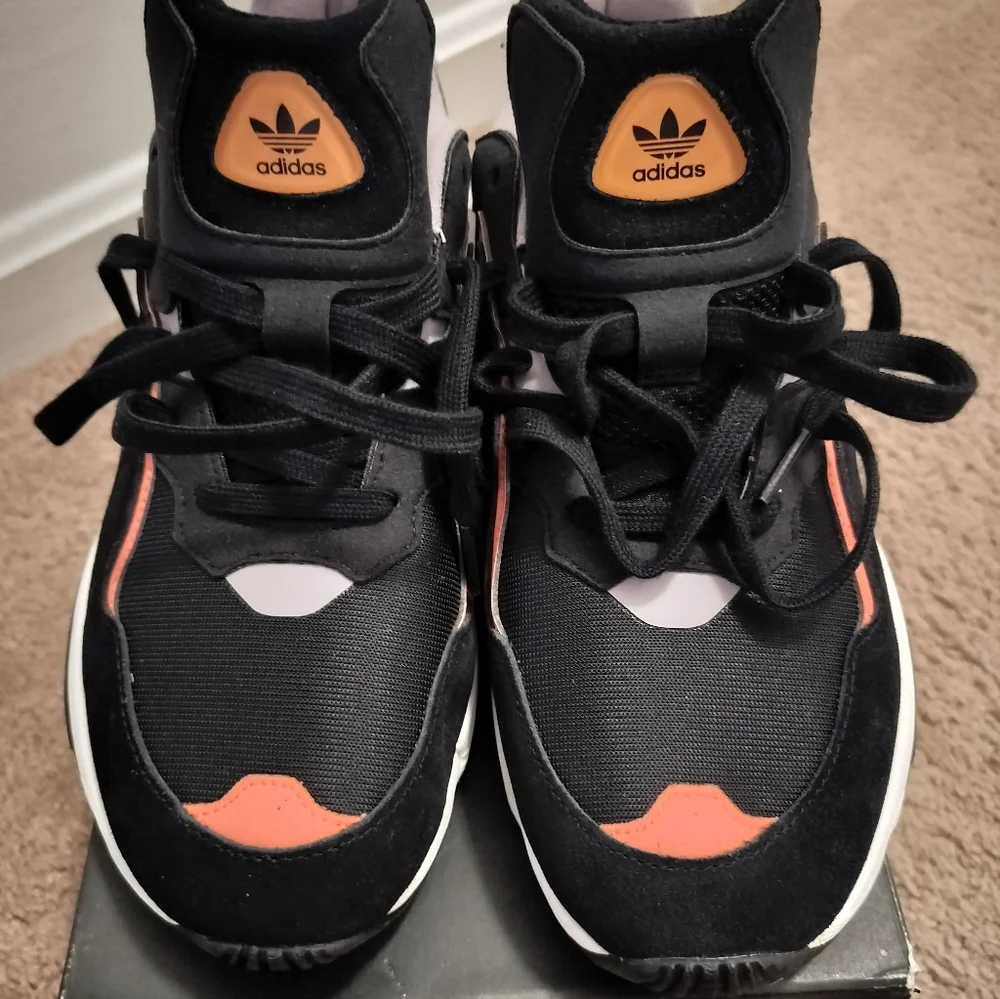Adidas - Picture 3 of 9